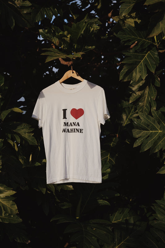 I Heart Mana Wahine™ - Unisex Heavyweight t-shirt